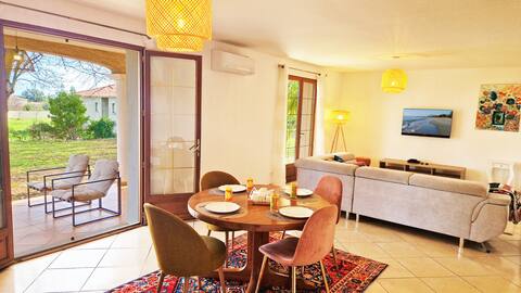 Nice house 5 minutes from the beach on wooded land