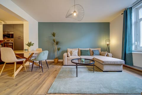 Contemporary apartment
