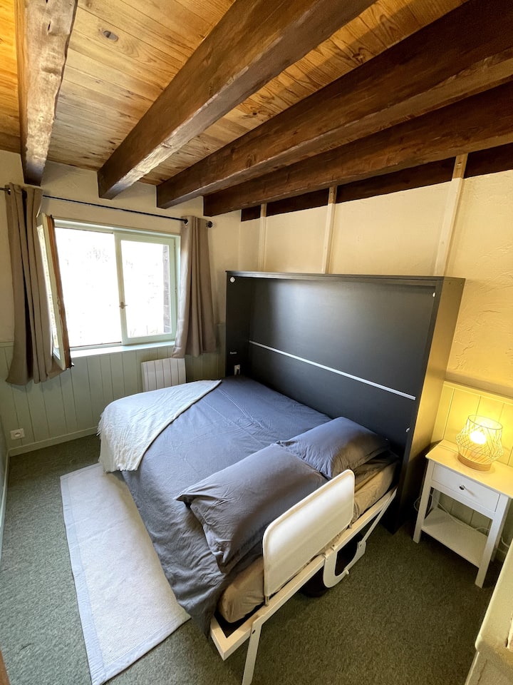 Ofisi inakunja ili kutandika kitanda mara mbili 140x190