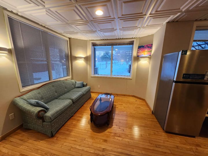 Room 7 (Twin Bed) - Regina