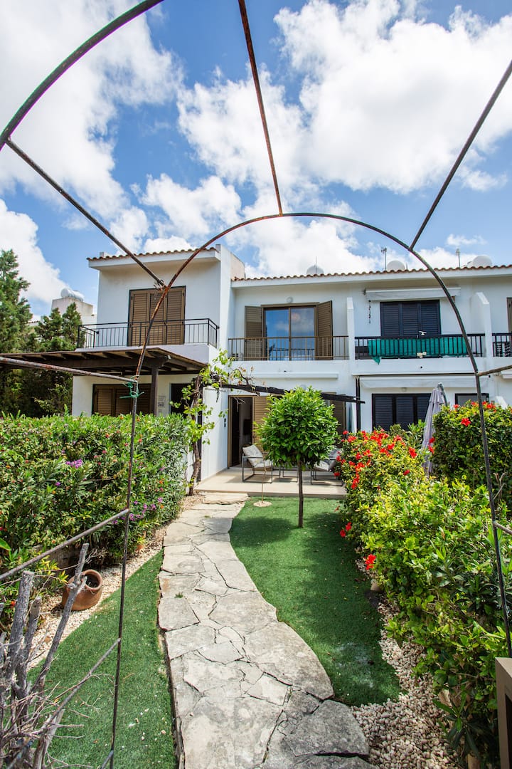Estéa • Melina's Summer Townhouse - Pafos
