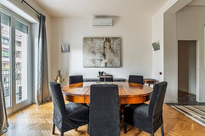 Luxury 4 bedrooms apartment in the center of Milan gallery image 4