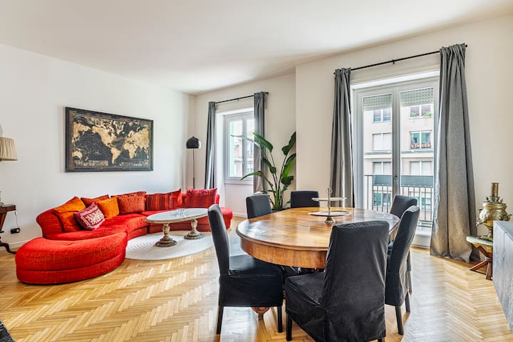 Luxury 4 bedrooms apartment in the center of Milan