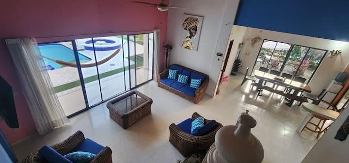 Casa Con Piscina Privada - Melgar