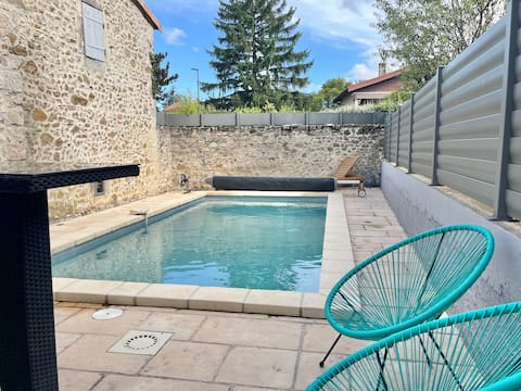 Charming home with pool • veranda & garden