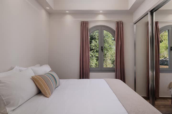 Спалня с двойно легло