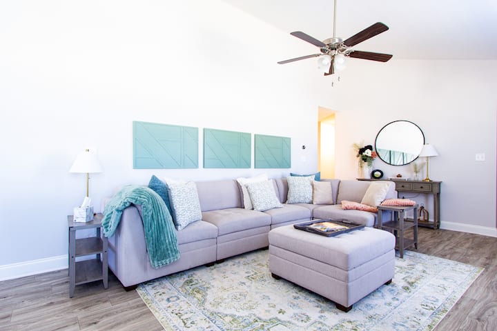 Family & Pet Friendly Retreat - Backyard & Patio - Southaven, MS