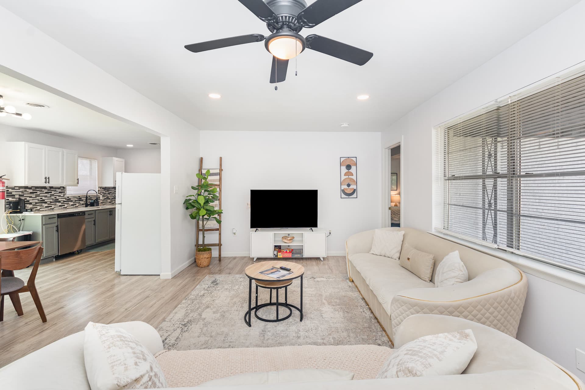 SuperHost ~ Charming Getaway Near Dallas Hotspots
