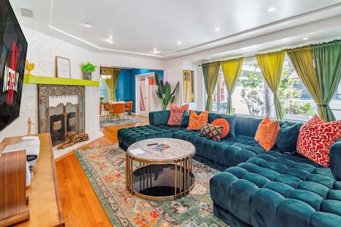 Top Airbnb: LA Style Retreat near Hollywood Sign & Star Alley in Hollywood Hills