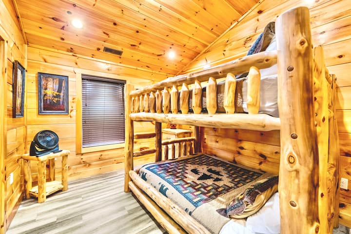 3号卧室配备标准双层床和独立套房，非常适合儿童或额外房客入住，并提供额外的便利。