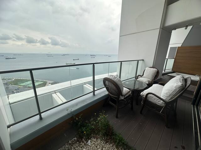 ‘King Suite Private Jacuzzi And Private Bathtub’ gallery image 2