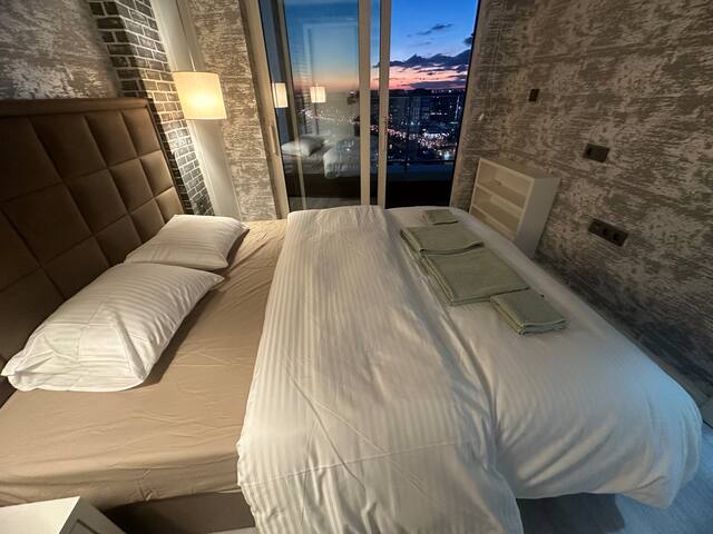 ‘King Suite Private Jacuzzi And Private Bathtub’ gallery image 4