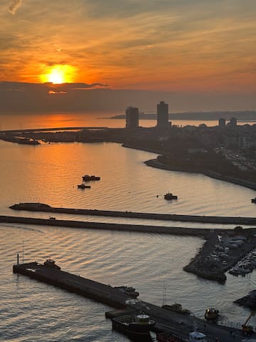 ‘King Suite Private Jacuzzi And Private Bathtub’