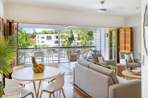 Popular Airbnb listing: Lagoon Breeze - Perfect for 2 - Right in Town! in Port Douglas