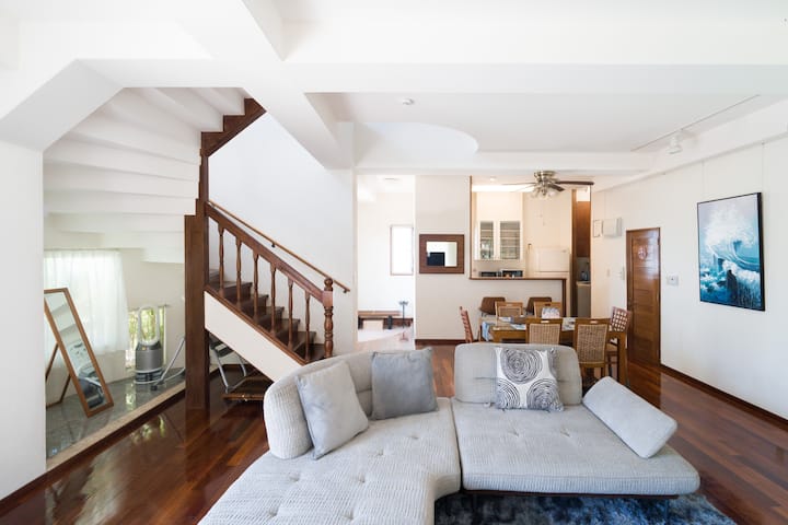 svetlá a priestranná obývačka