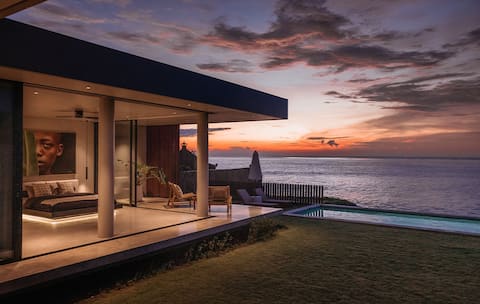 4BR Cliffside Villa · Pool, Sunsets & Breakfast