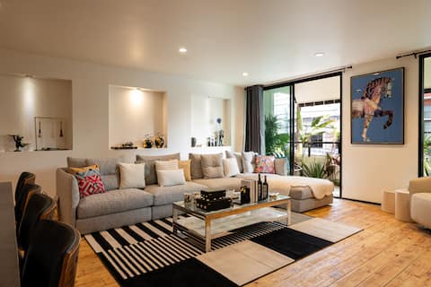 Walkable|6 Bedrooms |Prime Location Old Town