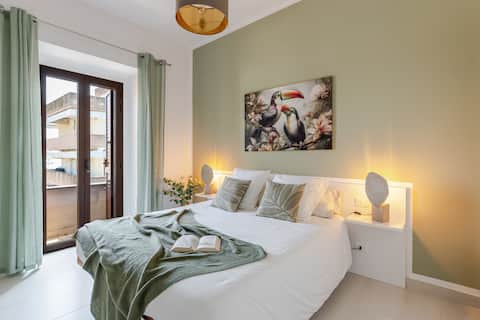 [Downtown Penthouse with Terrace] WiFi and Netflix