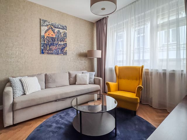 Modern 2BD Apartment Old Town