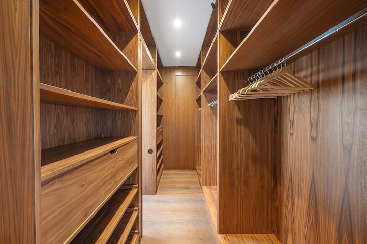 The Garden Retreat – Direct Garden Access gallery image 5