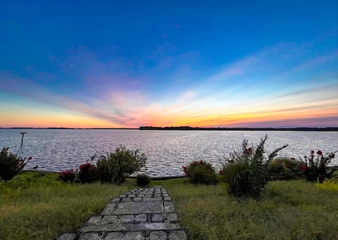 Epic Views, New Pier, Remodeled, Family & Pets