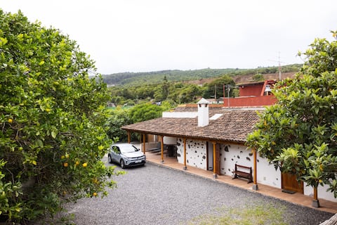 El Naranjero Rural House