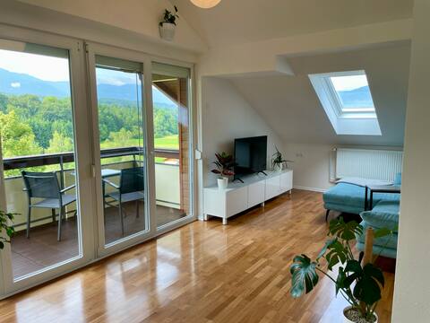 Beliebte Airbnb-Anzeige: Modern oasis with panoramic view in Finkenstein Am Faaker See