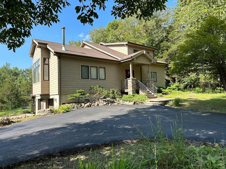 New Home 1 Mile From Town - Poughkeepsie, NY