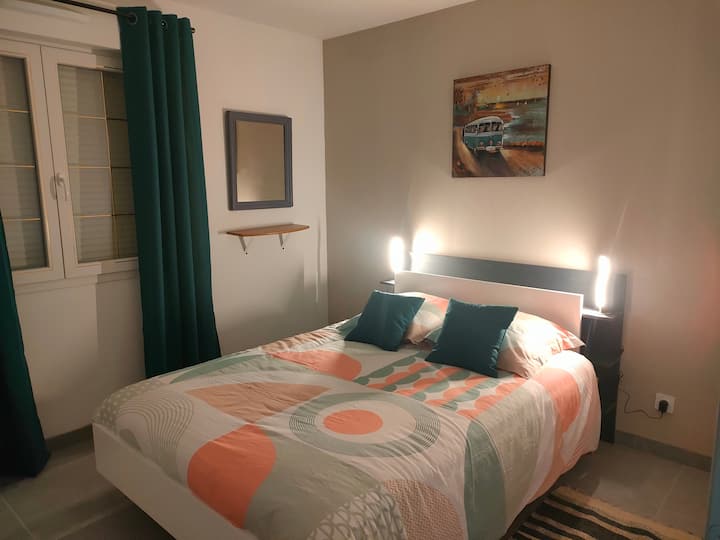 Chambre 3 rez-de-chaussée lit 140x190