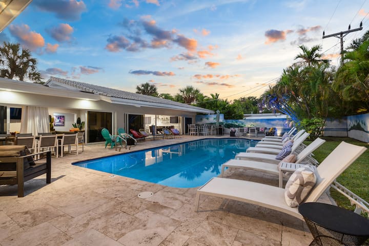 Seabreeze | 6BR + Heated Pool | Steps to Beach gallery image 5