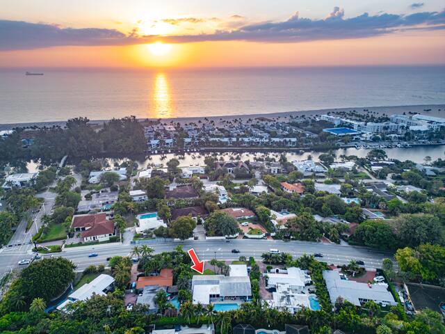 Seabreeze | 6BR + Heated Pool | Steps to Beach gallery image 4