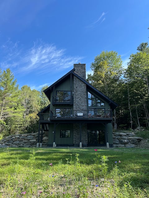 5 bed Ski Chalet in the Green Mountains with Sauna