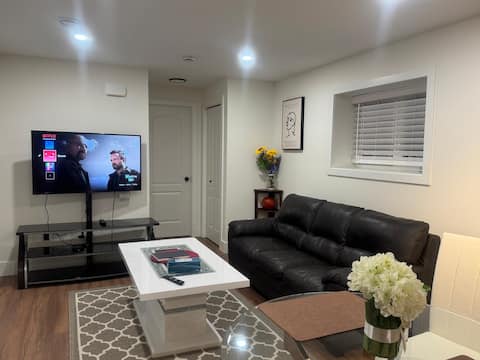 Top performing Airbnb: Fortune's Place in Cowan Heights
