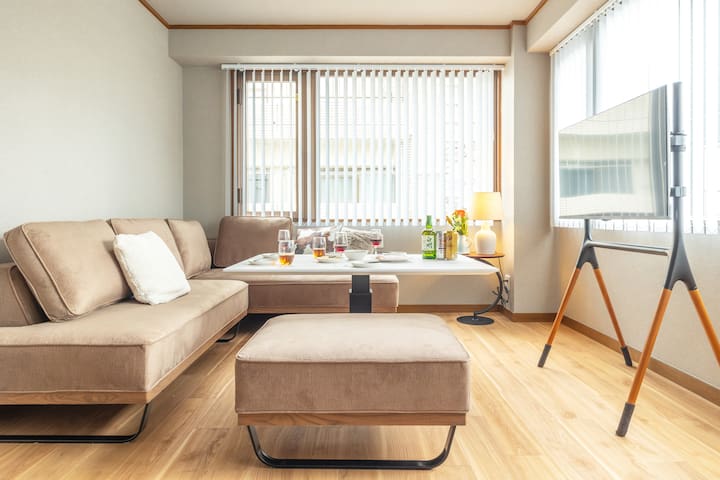 家族やグループ旅行に最適！相撲両国で8BR/3BA！15名OKな広々197㎡貸切/3駅利用＆駐車場付