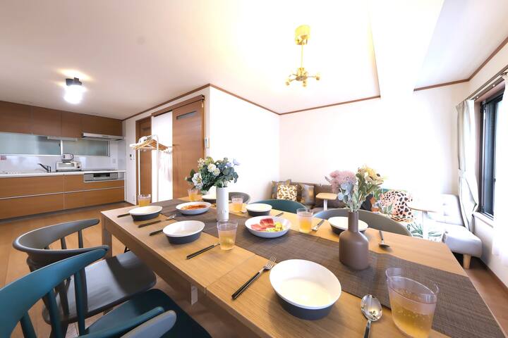 Shinjuku area,100㎡, 8beds+2, max11 gallery image 2