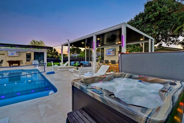 Prime Resort Heated Pool Hot Tub PS5 Soccer Volley gallery image 2