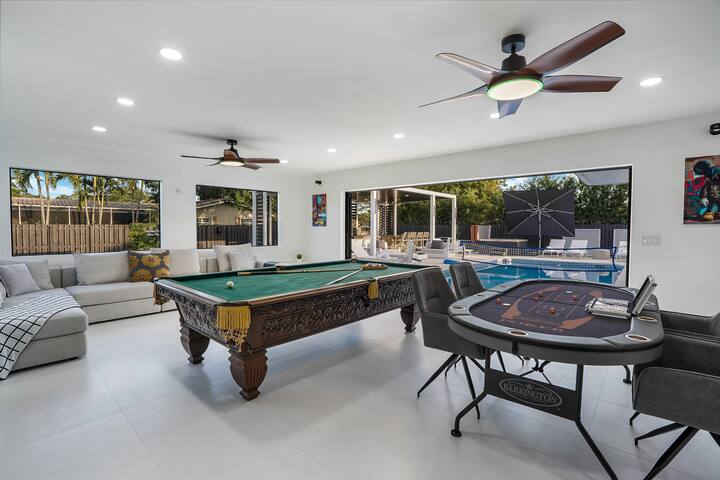 Prime Resort Heated Pool Hot Tub PS5 Soccer Volley gallery image 5