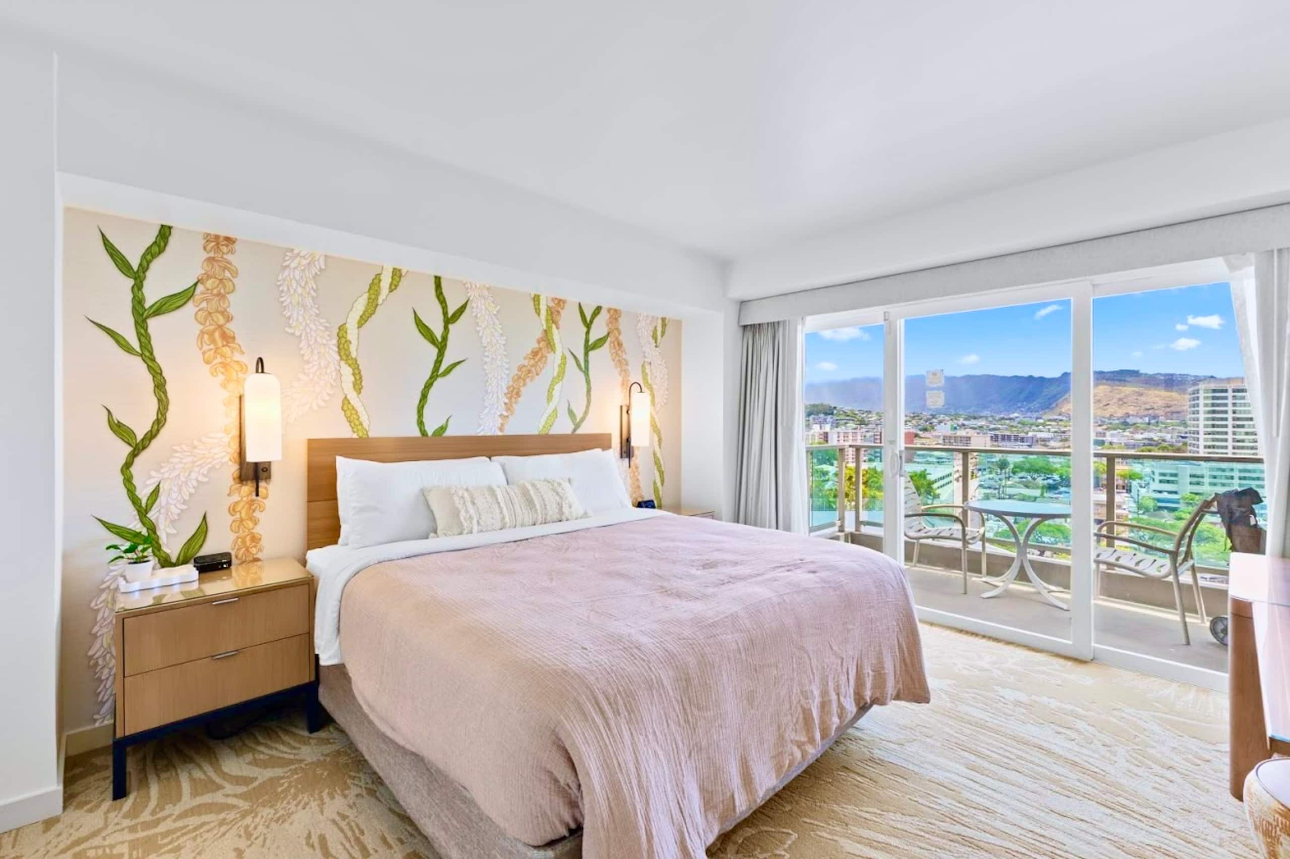 11FL-Upscale King Suite-Corner Unit-Ala Moana Hotel~ - Image 1