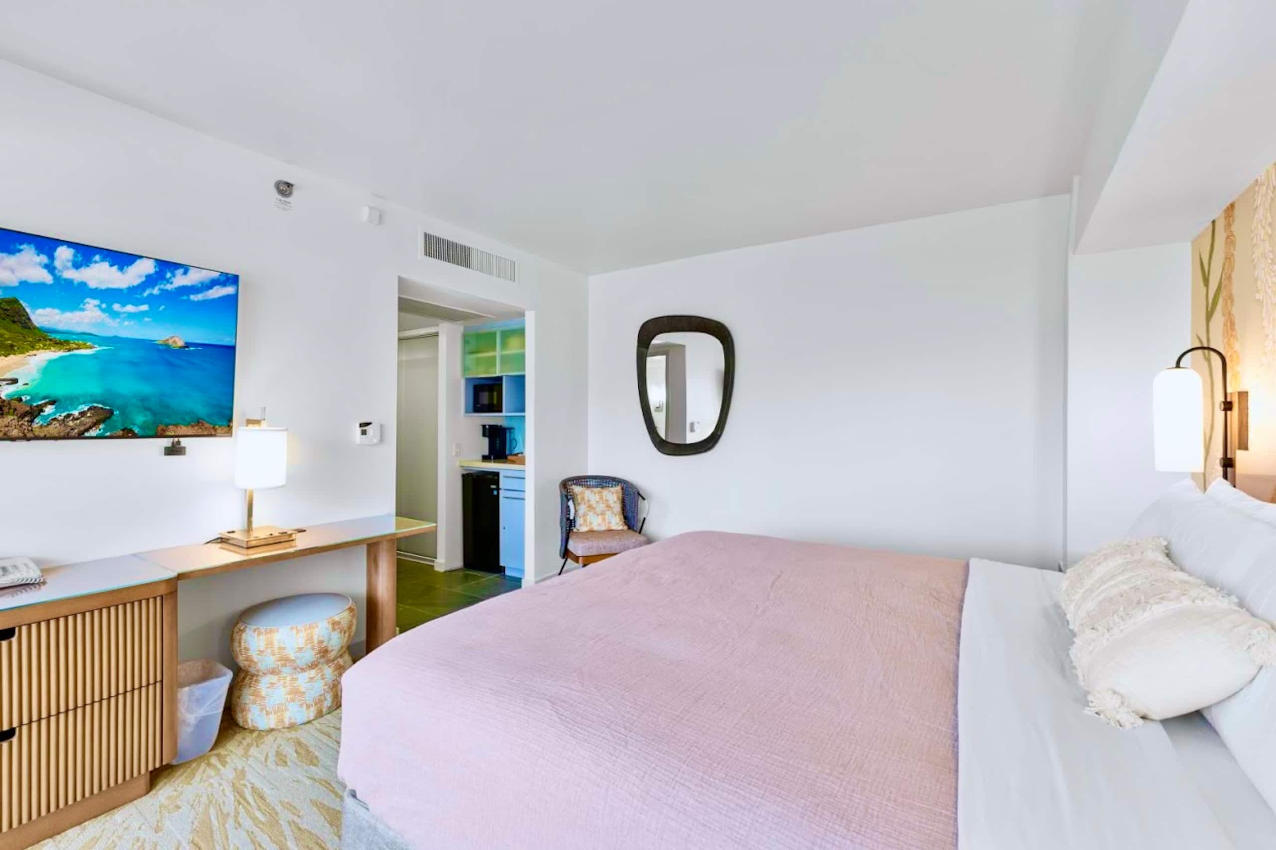 11FL-Upscale King Suite-Corner Unit-Ala Moana Hotel~ - Image 3