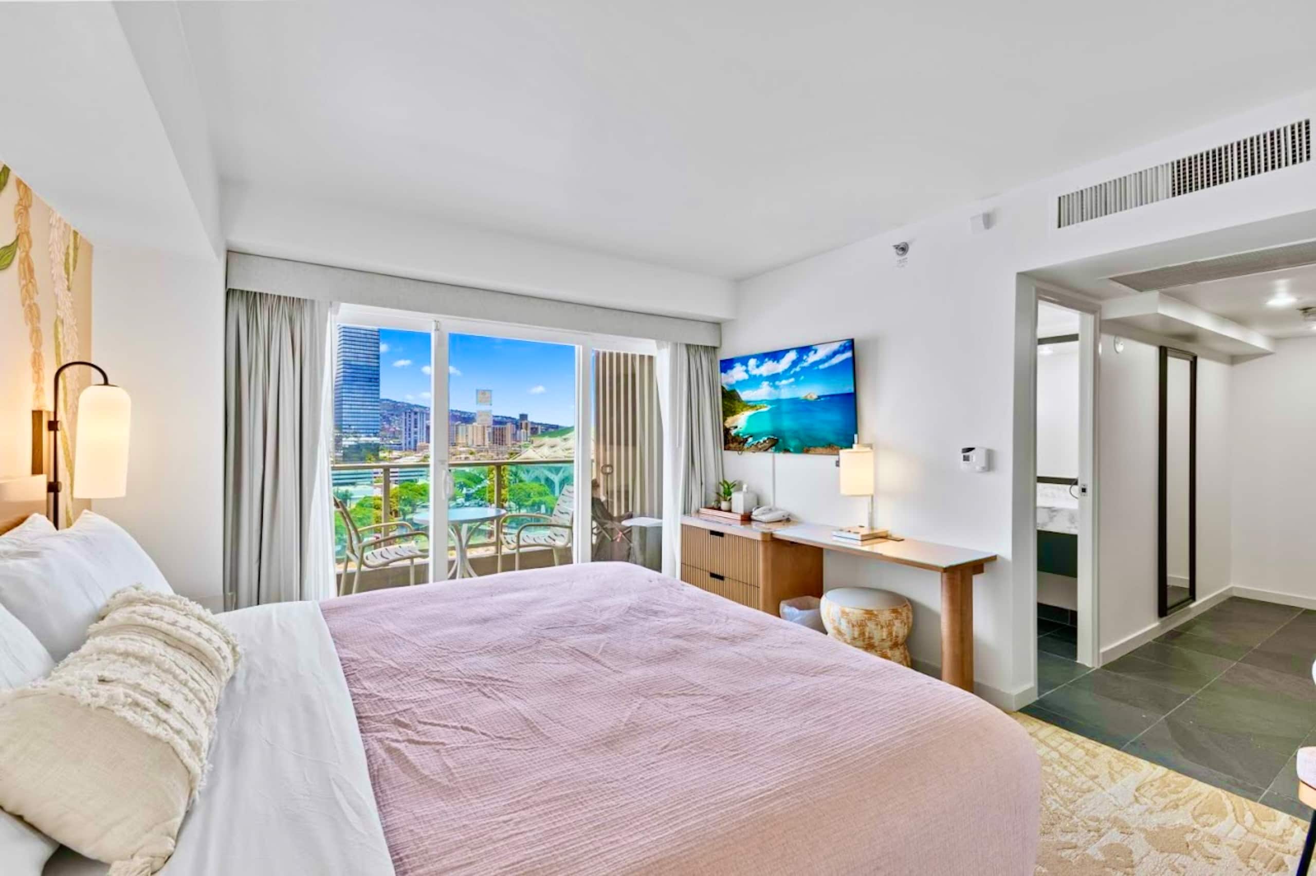 11FL-Upscale King Suite-Corner Unit-Ala Moana Hotel~ - Image 4