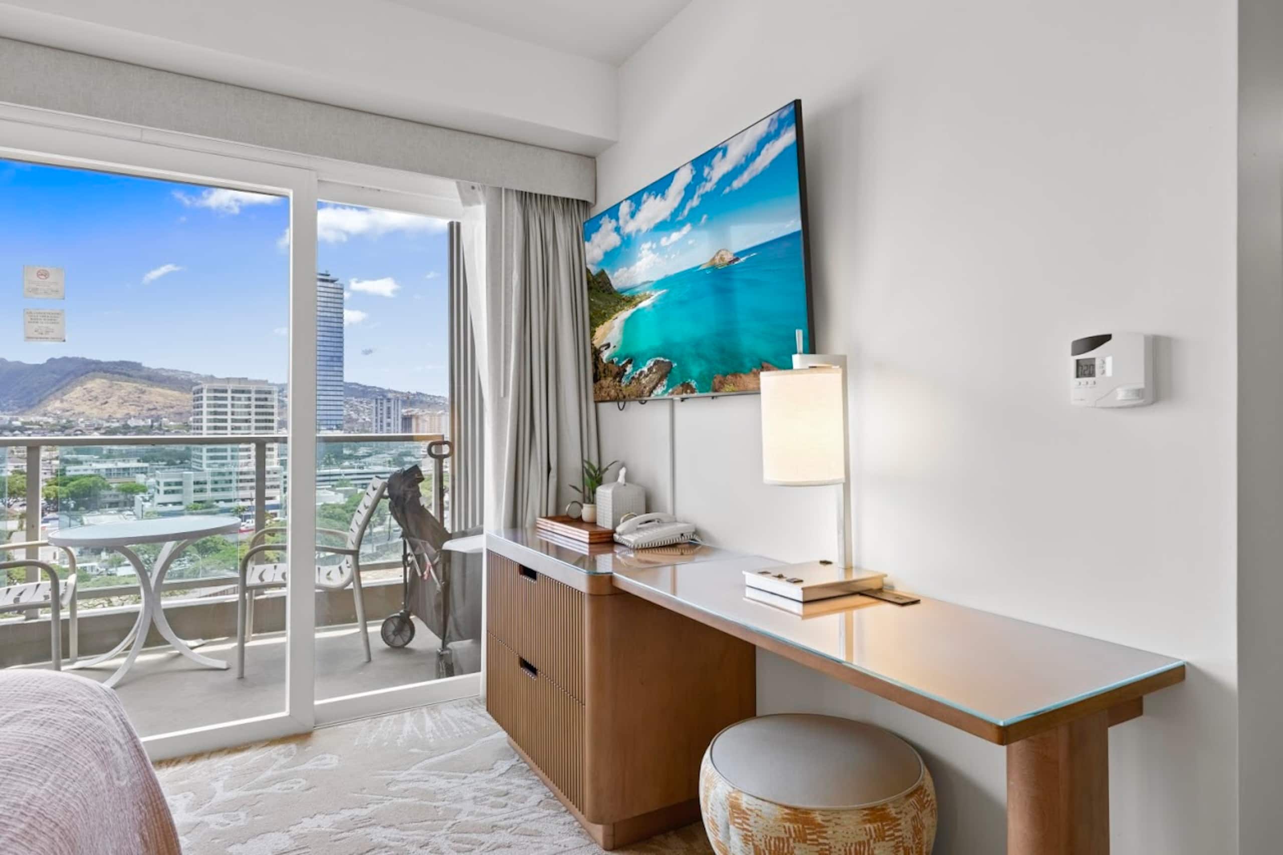 11FL-Upscale King Suite-Corner Unit-Ala Moana Hotel~ - Image 2