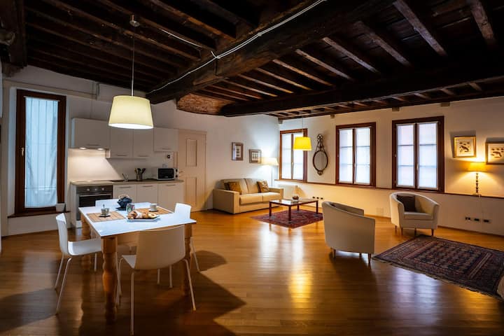 Dolce Vita - Charme E Storicità Nel Centro Storico - Friuli-Venezia Giulia