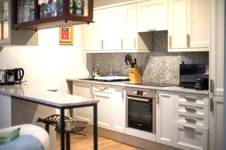 Pro‑Clean, Sparkling Space | Garden Terrace | BBQ gallery image 5