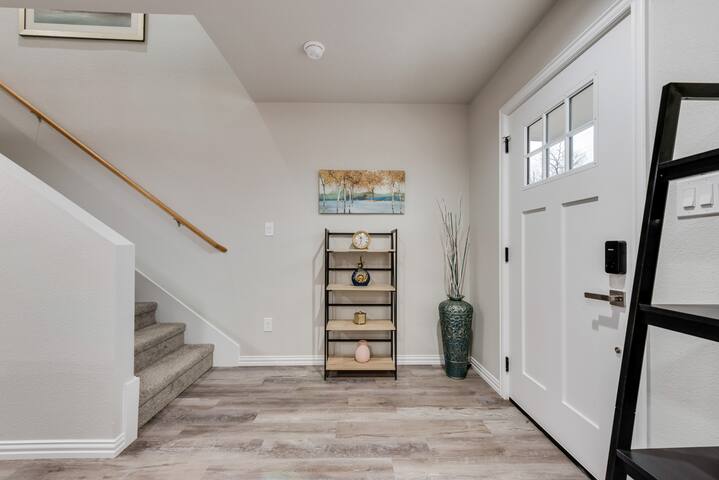 Luxurious River Home near Lockheed /FW Stockyards gallery image 3