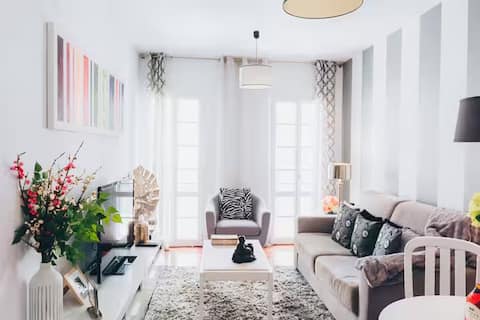 Top performing Airbnb: City center with Marina View (Free Wifi) in Ilha Da Madeira