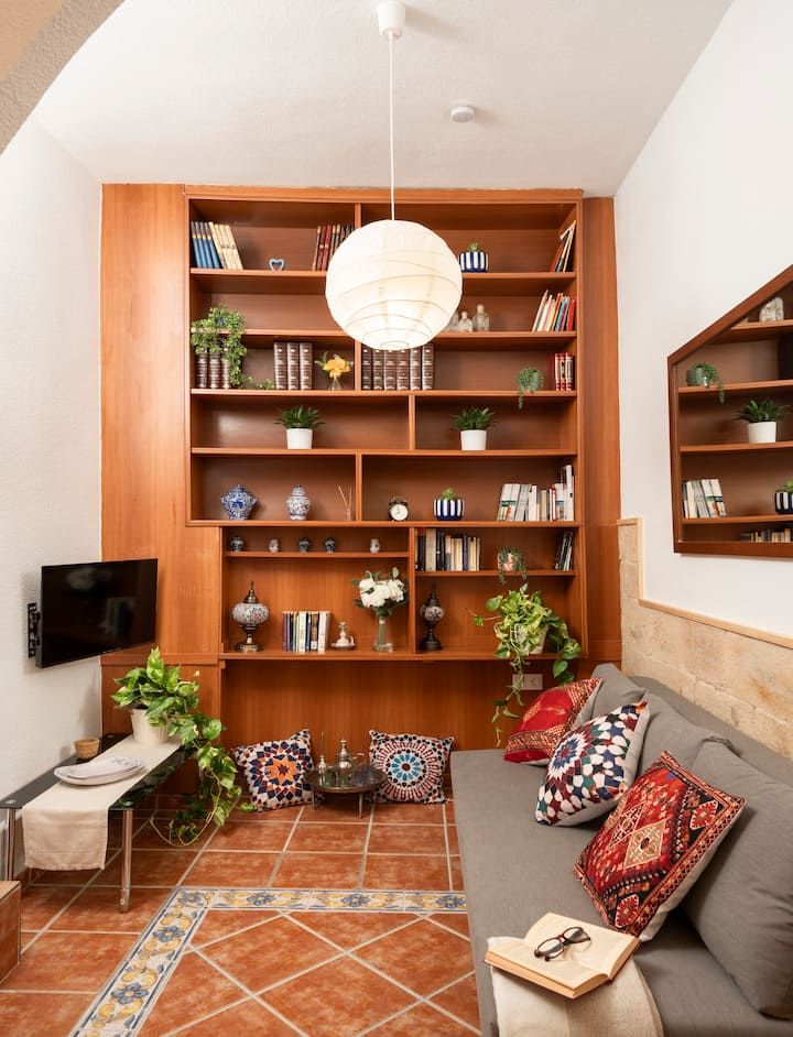 Central Apartment Near Cathedral & Private Terrace - Granada