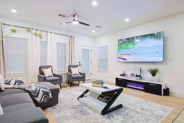 Modern 3BR Home-mins to DTWN & Dallas Attractions
