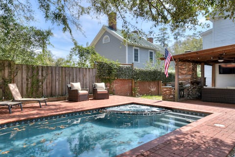 Barnwell Estate - Large Group, Pool, Walk Downtown