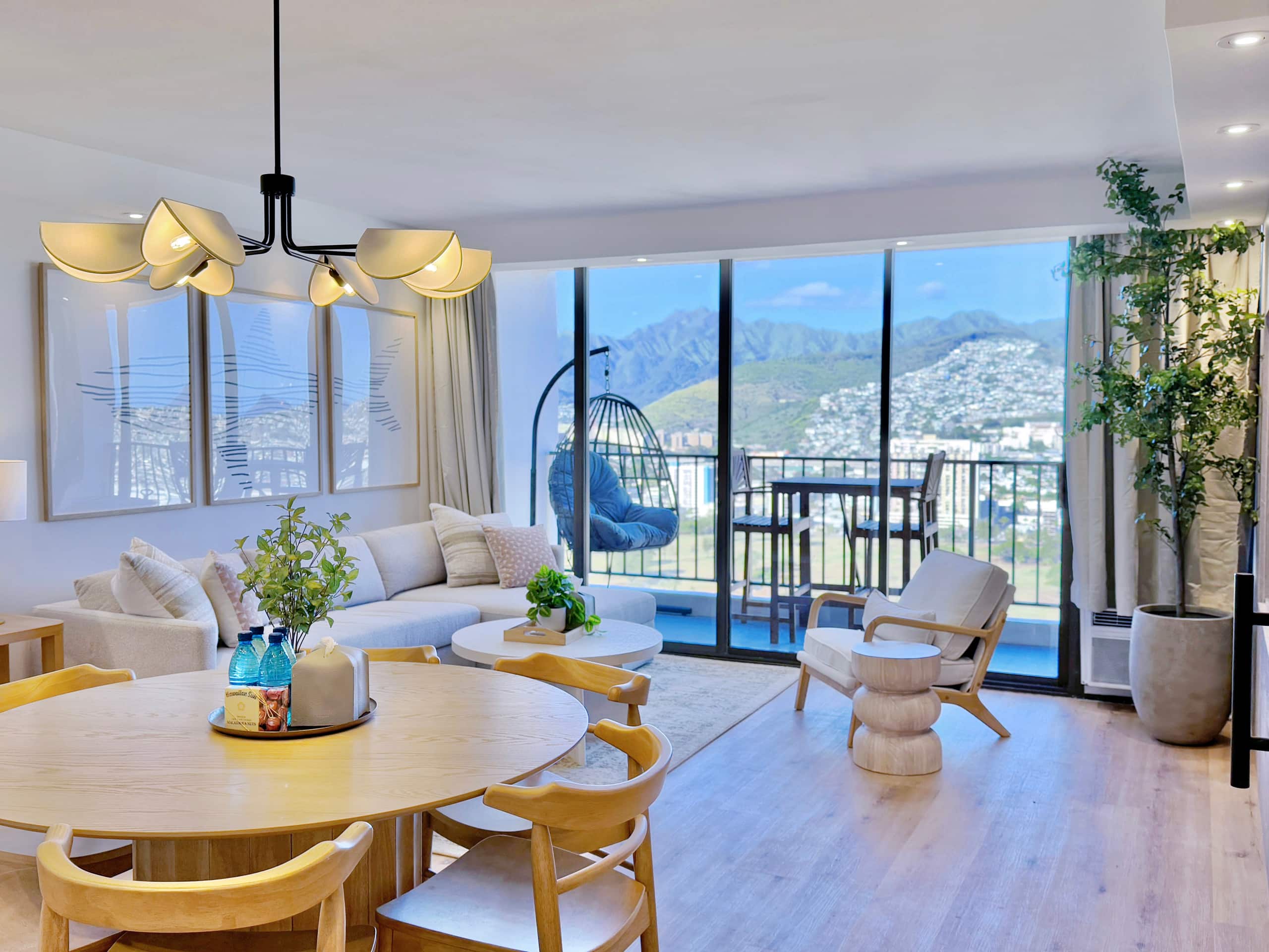 34FL-Upscale Mountain View 1BR-Waikiki w/Parking - Image 6