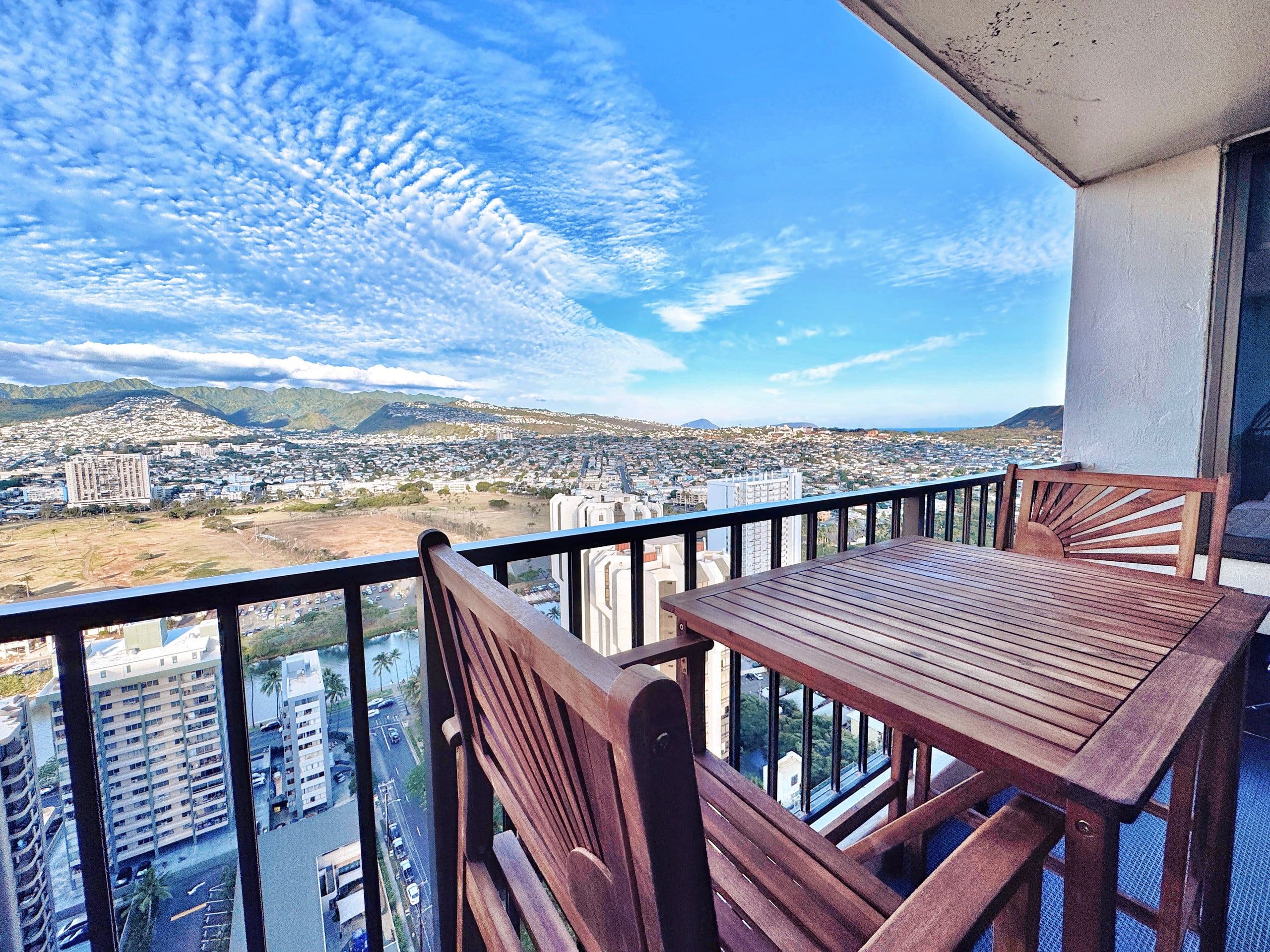 34FL-Upscale Mountain View 1BR-Waikiki w/Parking - Image 40